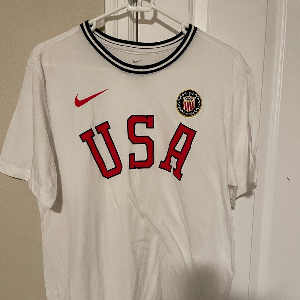 Nike men’s medium USA tee